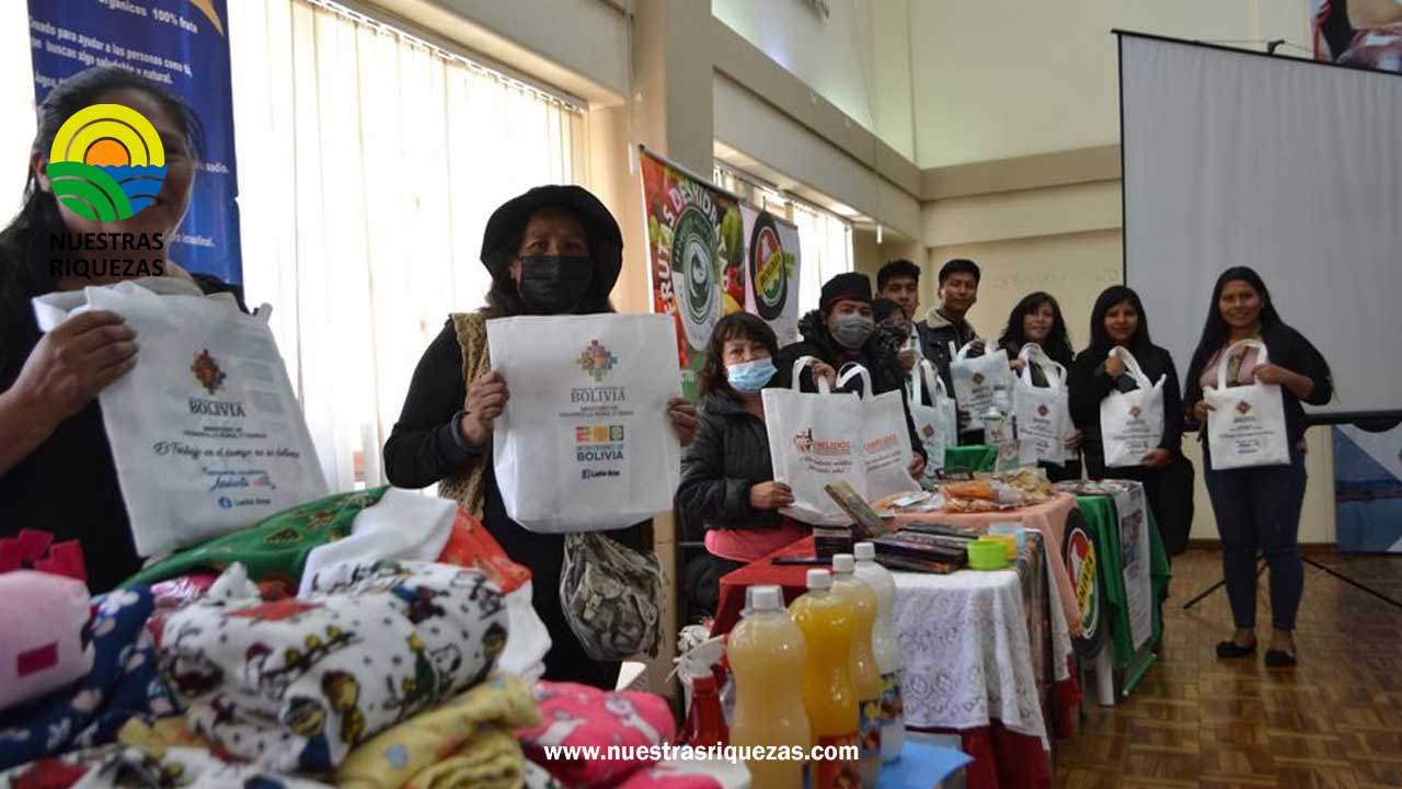 GOBIERNO FIRMA CONVENIOS PARA FORTALECER LA PRODUCCIÓN AGROPECUARIA EN 12 MUNICIPIOS DE 5 DEPARTAMENTOS