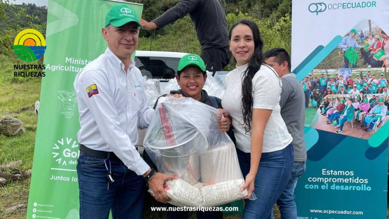 MAG entrega reconocimientos y subvenciones a productores de Quijos y El Chaco
