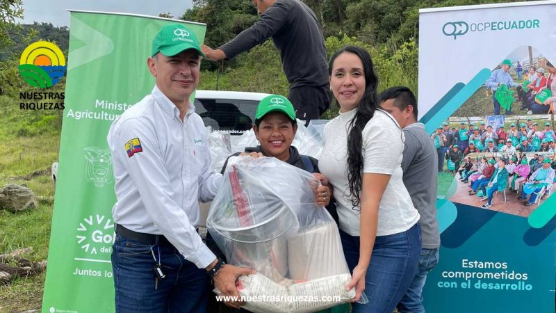 MAG entrega reconocimientos y subvenciones a productores de Quijos y El Chaco