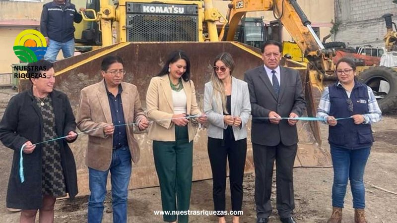 MAG firma convenio con GAD de Pedro Moncayo para uso de tractor roturador