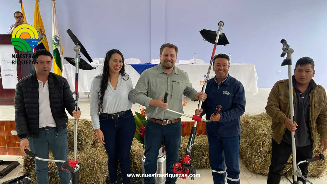 MAG entrega beneficios a productores agropecuarios de Quijos y El Chaco