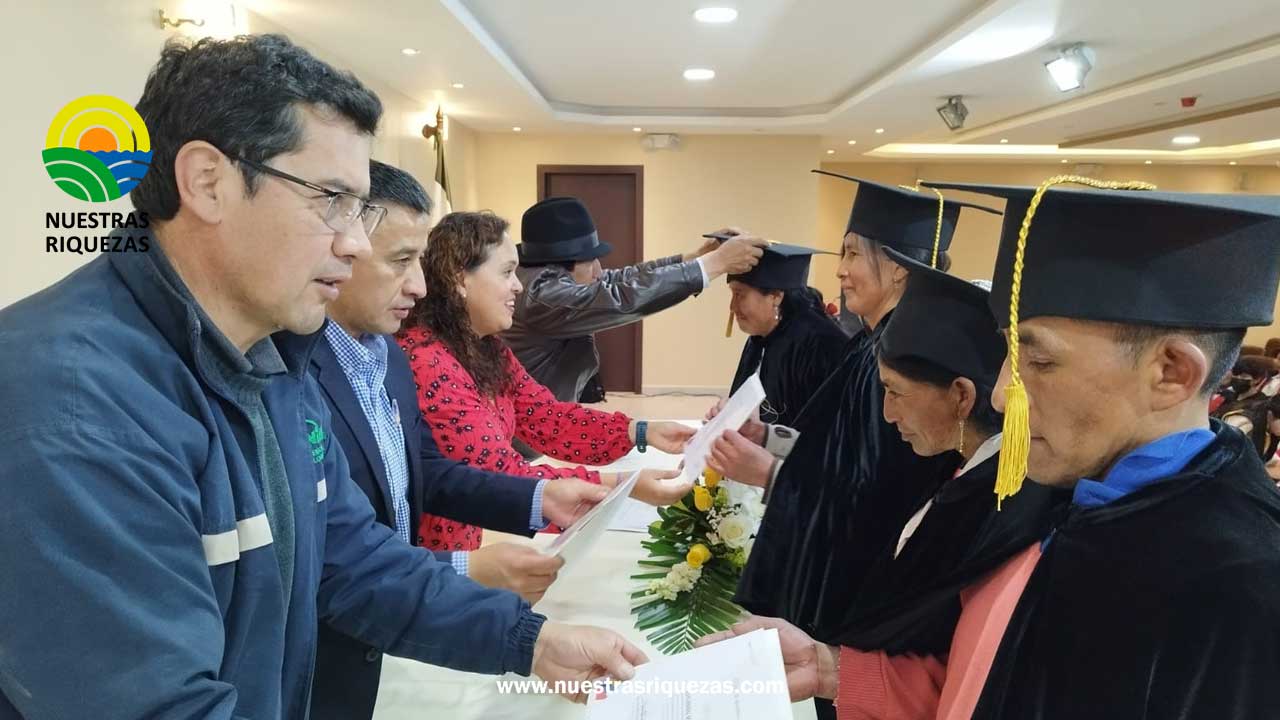 297 productores de Tungurahua fortalecen sus capacidades en producción agroecológica