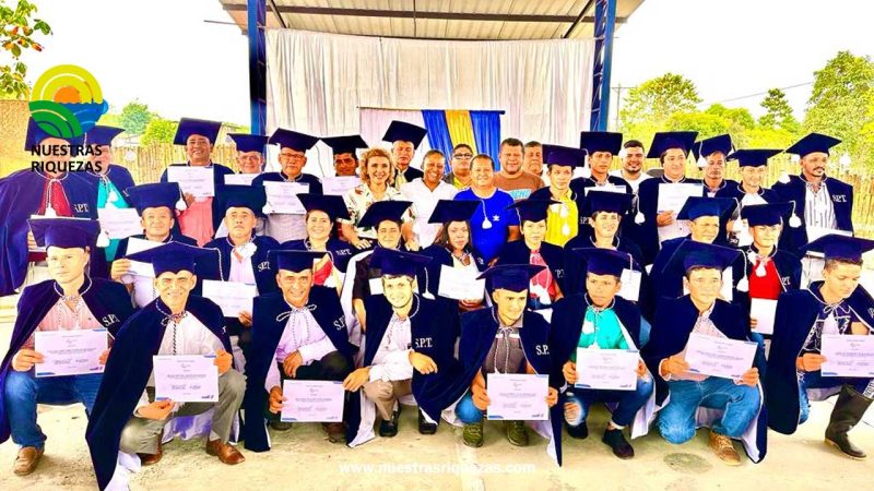 365 productores se certificaron en las Comunidades de Aprendizaje, durante el 2023