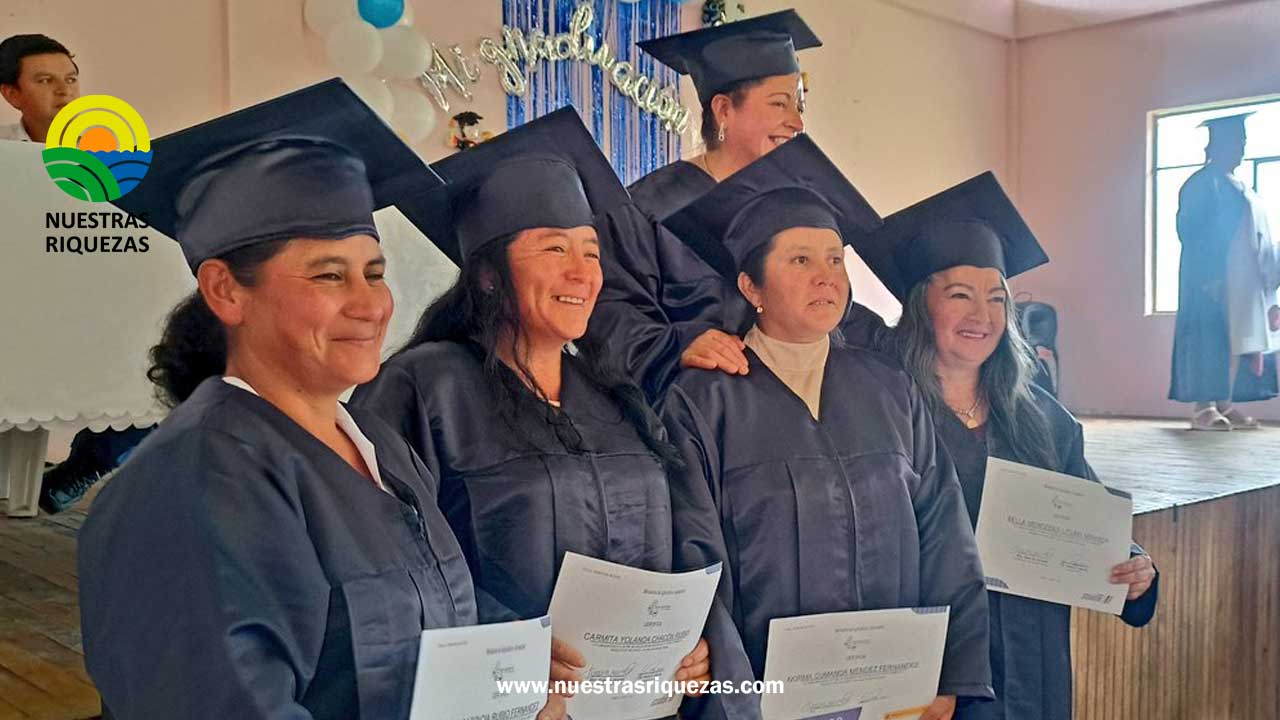 Productoras de la Comunidad Osoyacu capacitados en producción pecuaria y forestal