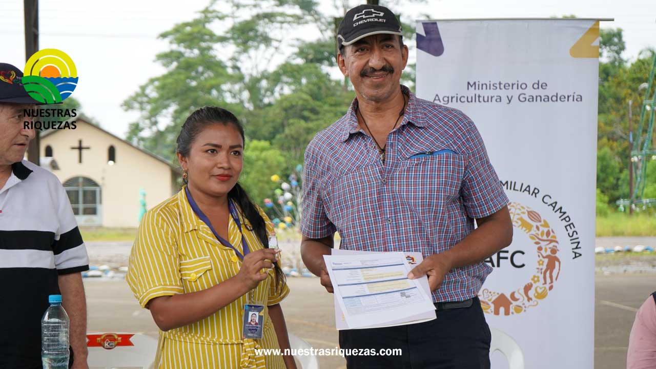 Productores de Sucumbíos obtienen licencia para cultivar cannabis no psicoactivo