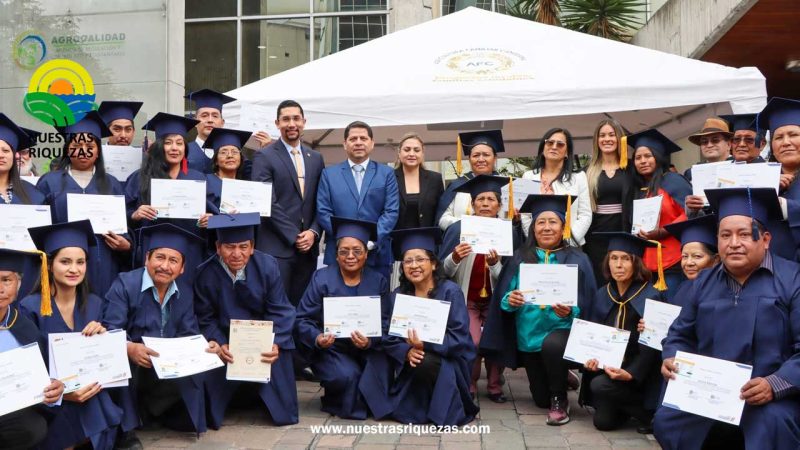 Productores de Pichincha beneficiados con capacitaciones  y espacios alternativos de comercialización