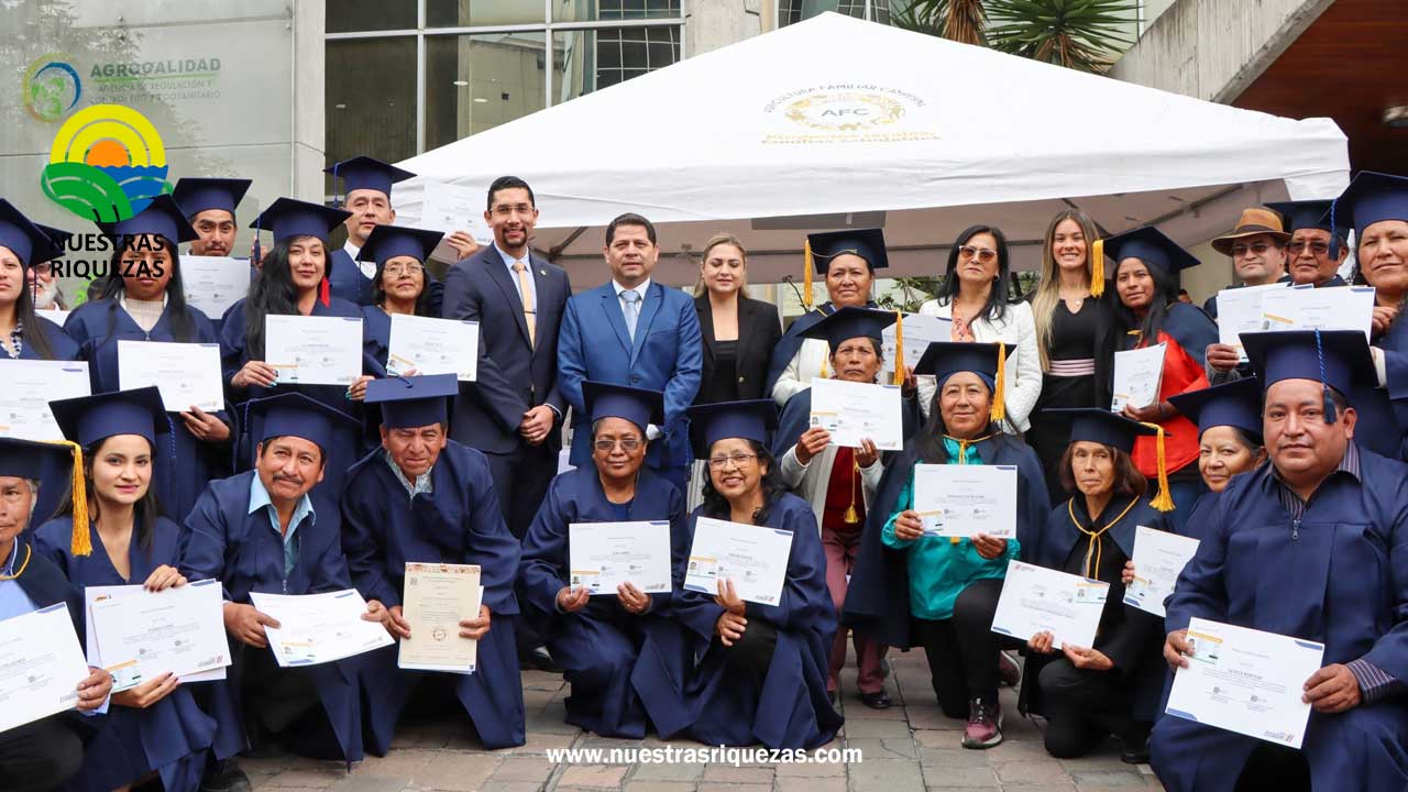 Productores de Pichincha beneficiados con capacitaciones  y espacios alternativos de comercialización