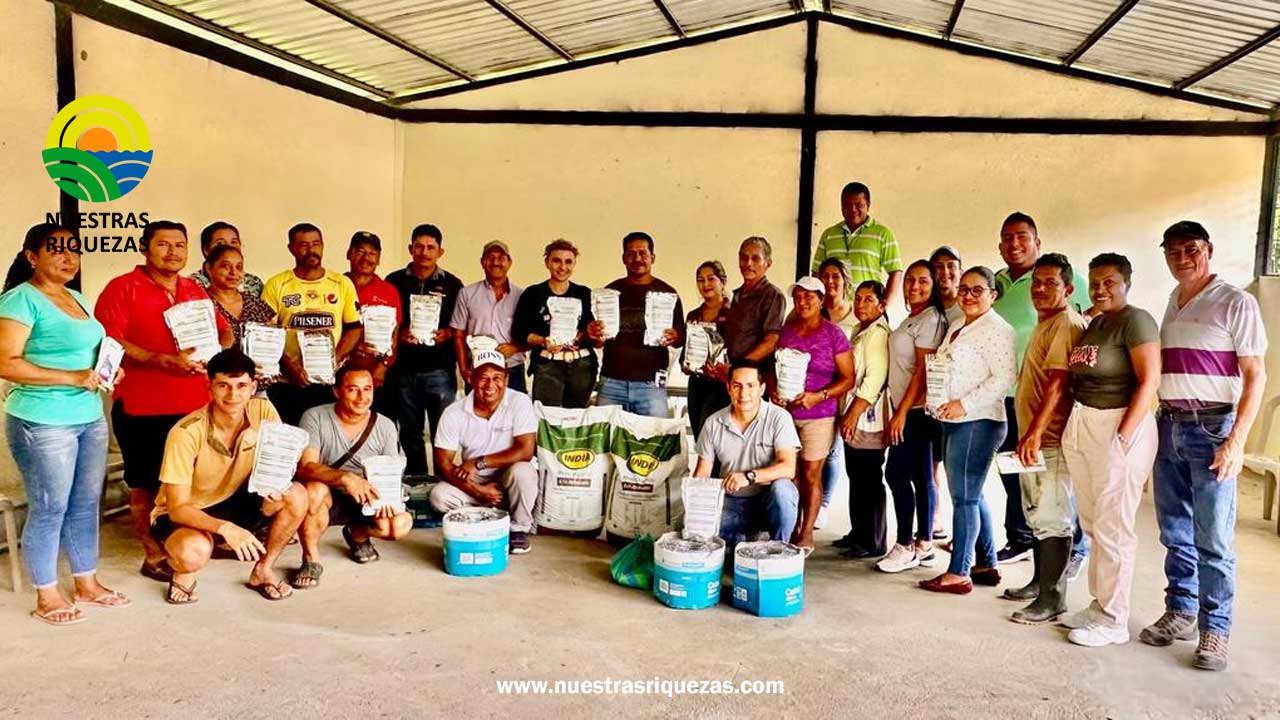 Productores de Esmeraldas se benefician con paquetes tecnológicos pecuarios