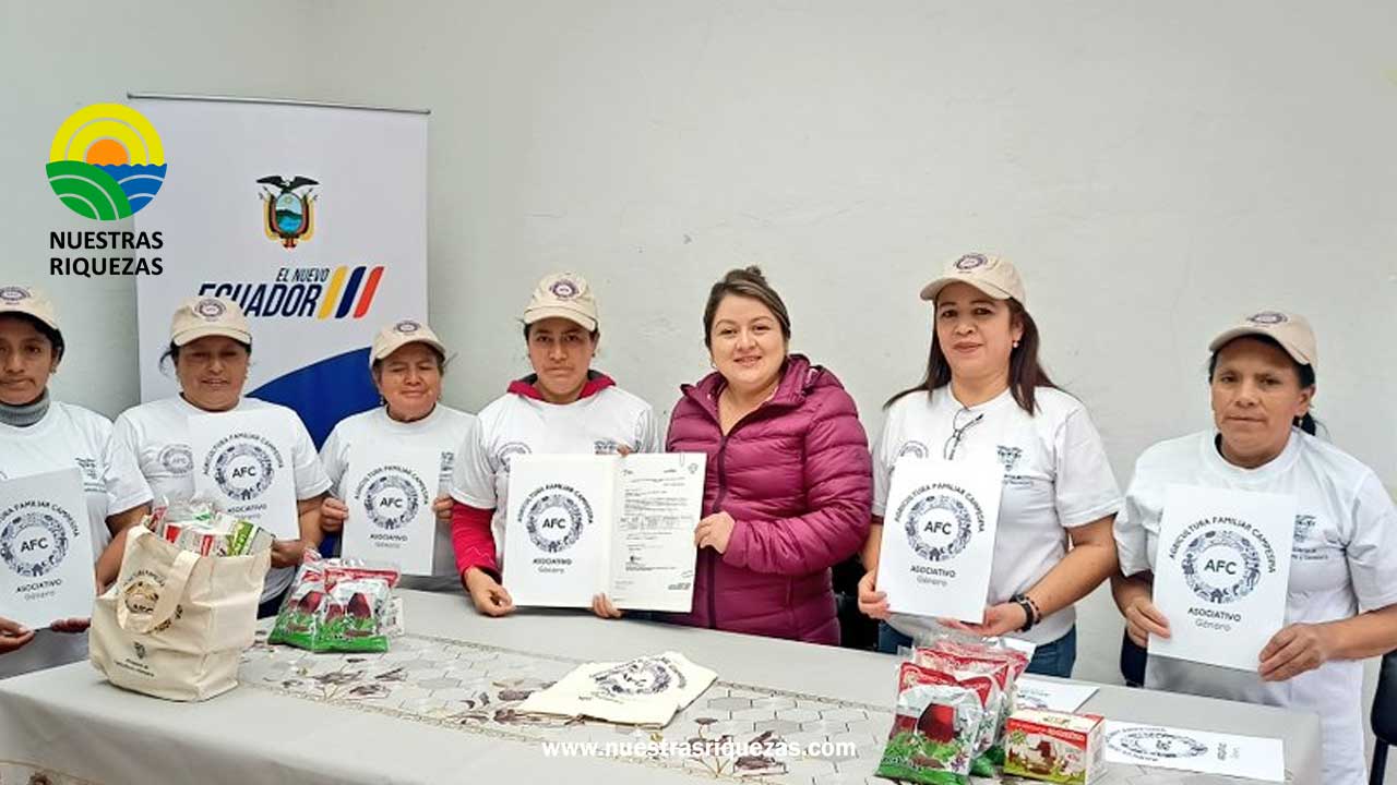 Asociación La Paceñita recibe el Sello de la Agricultura Familiar Campesina