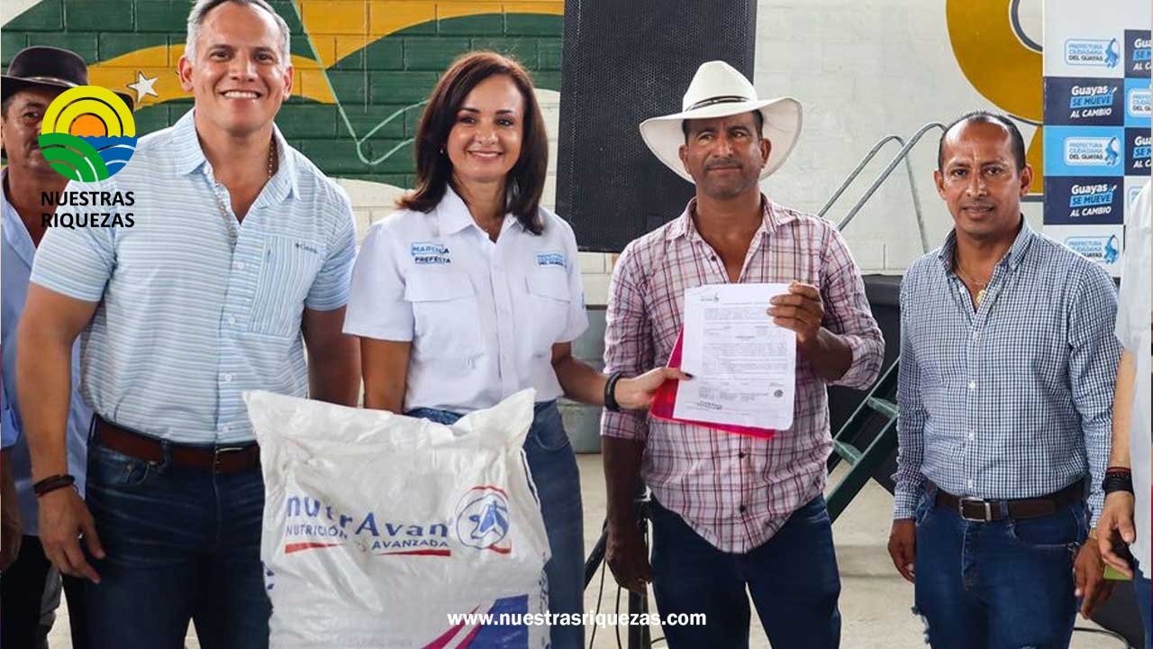 Prefectura del Guayas entregó Kits para el ganado