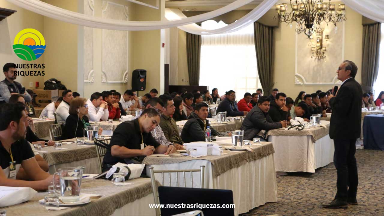 Médicos veterinarios se capacitan para desempeñarse como inspectores de los centros de faenamiento