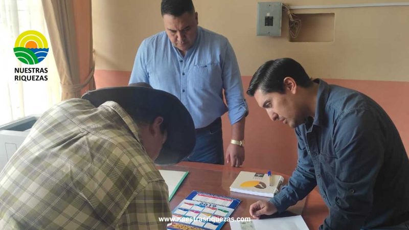 Carchi: productores que aseguraron sus cultivos reciben indemnización por pérdidas