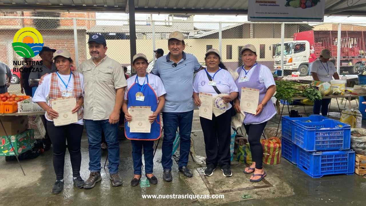 MAG entrega credenciales y certificados AFC a productores de El Oro