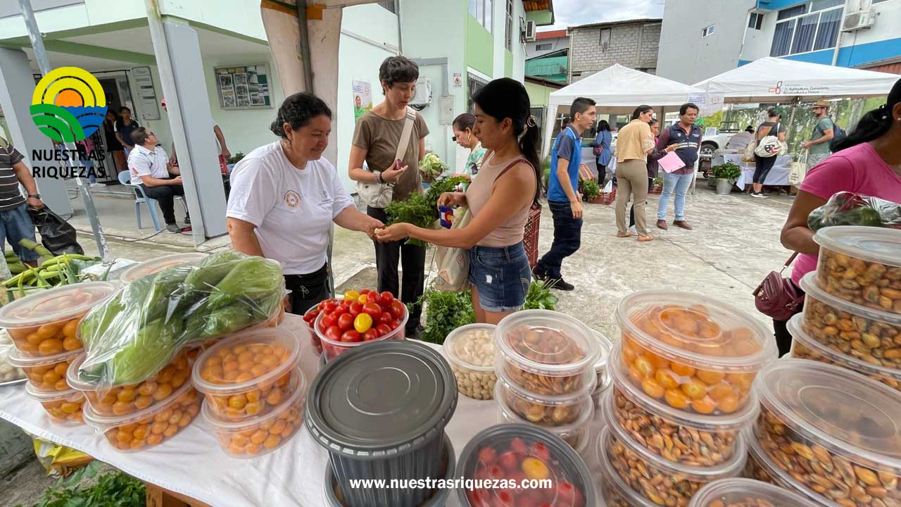 En Napo se impulsan espacios de comercialización directa para los pequeños productores