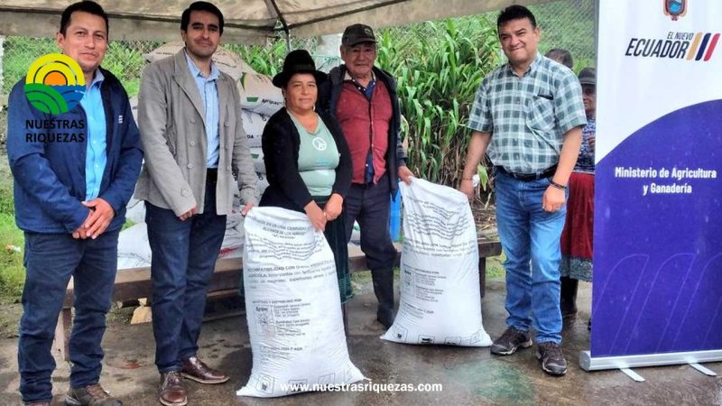 Trece productores de El Capulí se benefician con urea