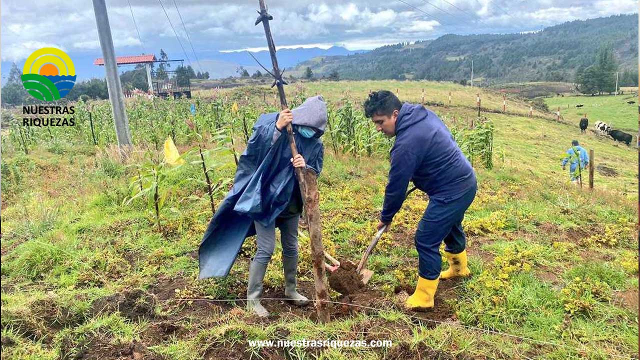 Loja: MAG aporta en el aprendizaje de estudiantes de la Universidad Nacional de Loja