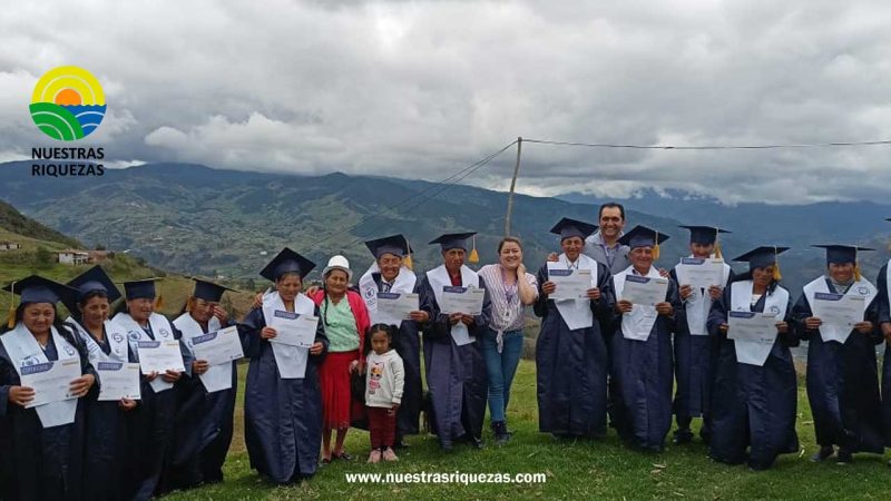 14 productores de la comunidad Pucaloma culminan capacitación en Agricultura Familiar Campesina