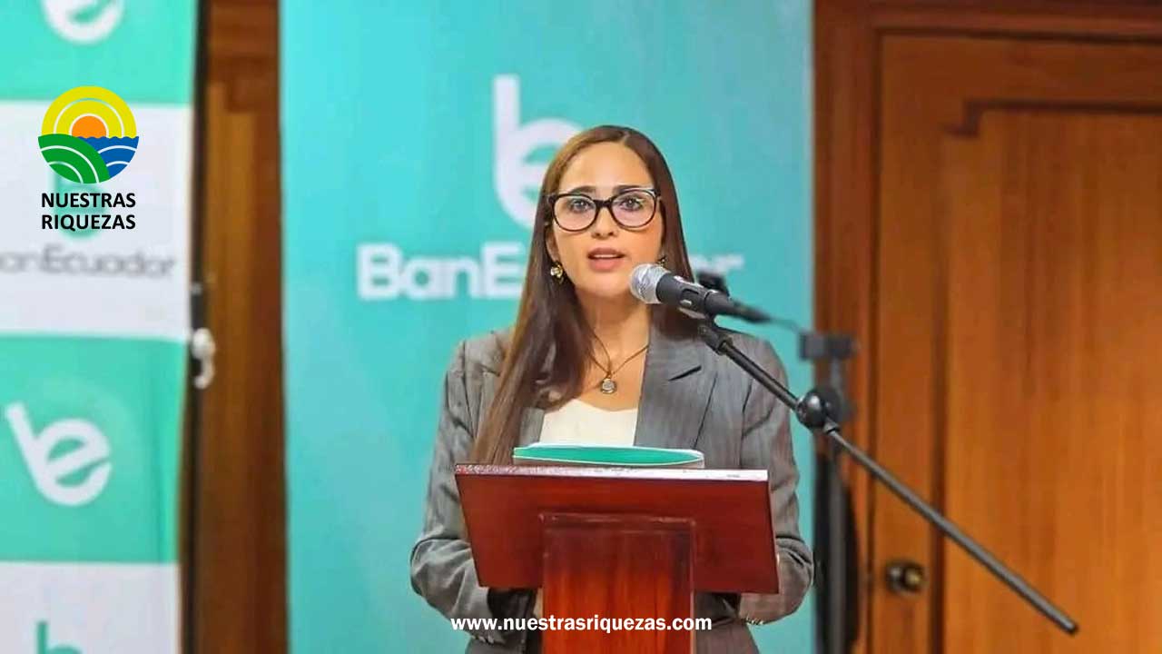 MARICELA DOLORES VERA CRESPO: GERENTE GENERAL DE BANECUADOR B.P.