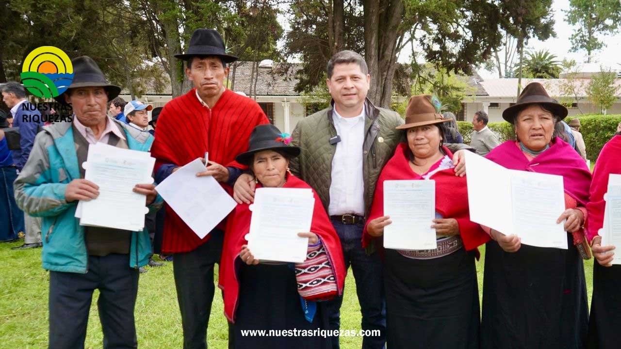 Productores de Chimborazo se benefician con insumos que entrega el MAG