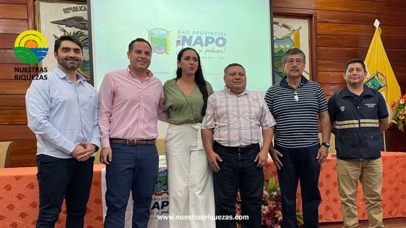 Autoridades y productores se reúnen en el Encuentro Agropecuario del Centro Agrícola de Tena para impulsar el desarrollo del cantón
