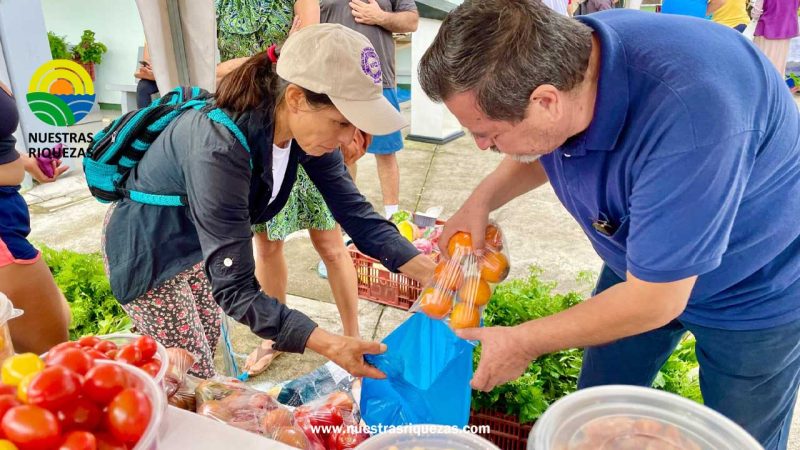 Circuitos Alternativos de Comercialización garantizan el comercio justo de los productores en Napo