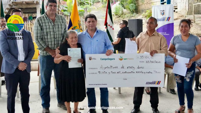 Manabí: Productores reciben títulos de tierras, personerías jurídicas, indemnizaciones, carnets AFC, créditos y certificados