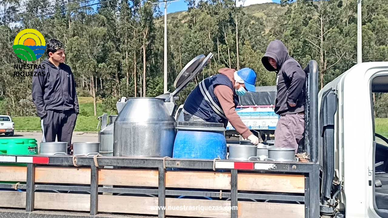 Más de 63.000 litros de leche analizan en Azuay, durante operativos de control de calidad y precio