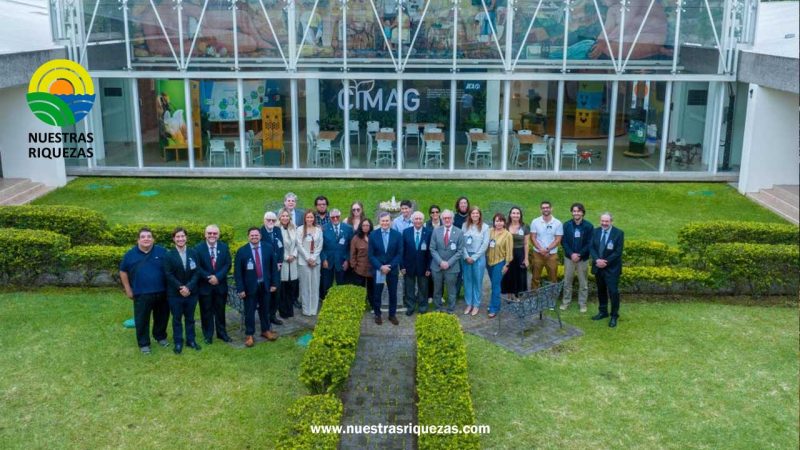 ACADEMIAS DE CIENCIAS VETERINARIAS DE IBEROAMÉRICA TENDRÁN LA COLABORACIÓN DEL IICA EN LA DIFUSIÓN DE CONOCIMIENTOS PARA ENFRENTAR DESAFÍOS DE RESISTENCIA ANTIMICROBIANA EN EL AGRO, BAJO EL ENFOQUE DE UNA SALUD