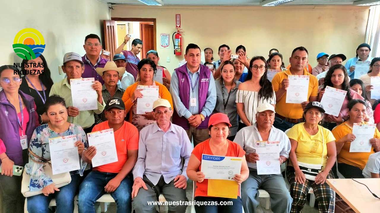 En el cantón Macará se realiza la entrega de carnets de la Agricultura Familiar Campesina (AFC)