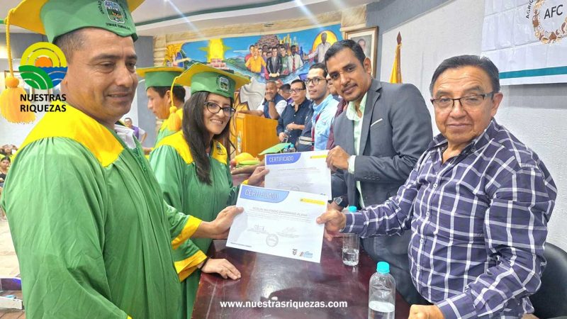 MAG gradúa a 335 productores en las Comunidades de Aprendizaje de la AFC en Esmeraldas