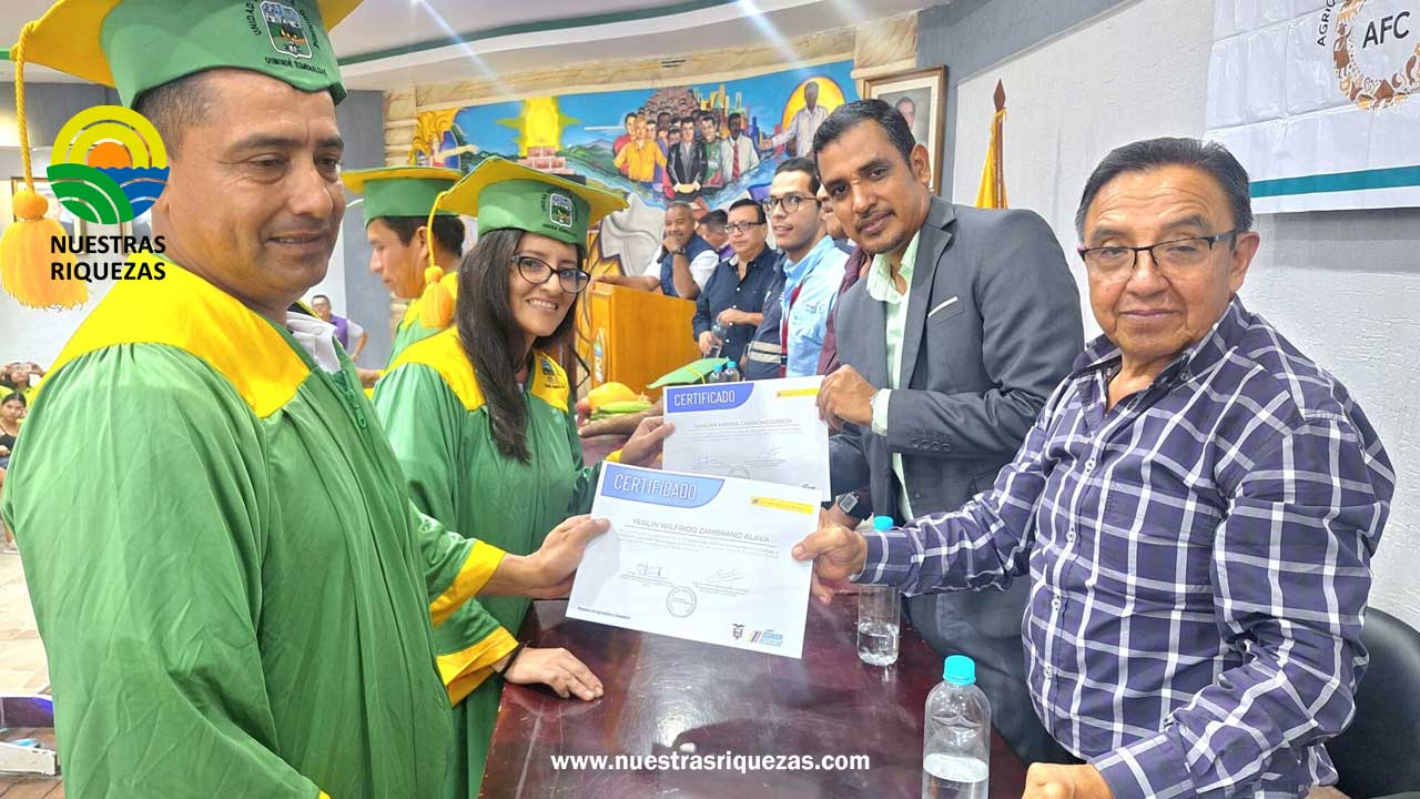 MAG gradúa a 335 productores en las Comunidades de Aprendizaje de la AFC en Esmeraldas