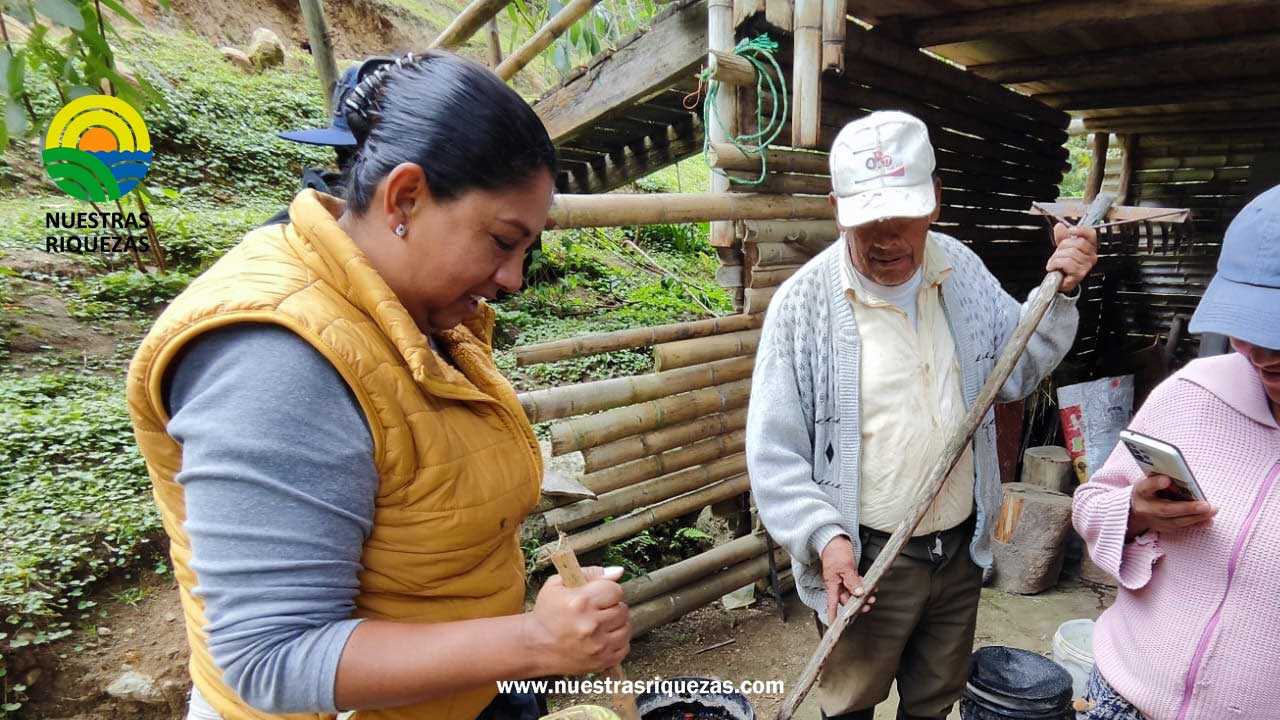 Productores de Calacalí aprenden de las bondades de los abonos orgánicos