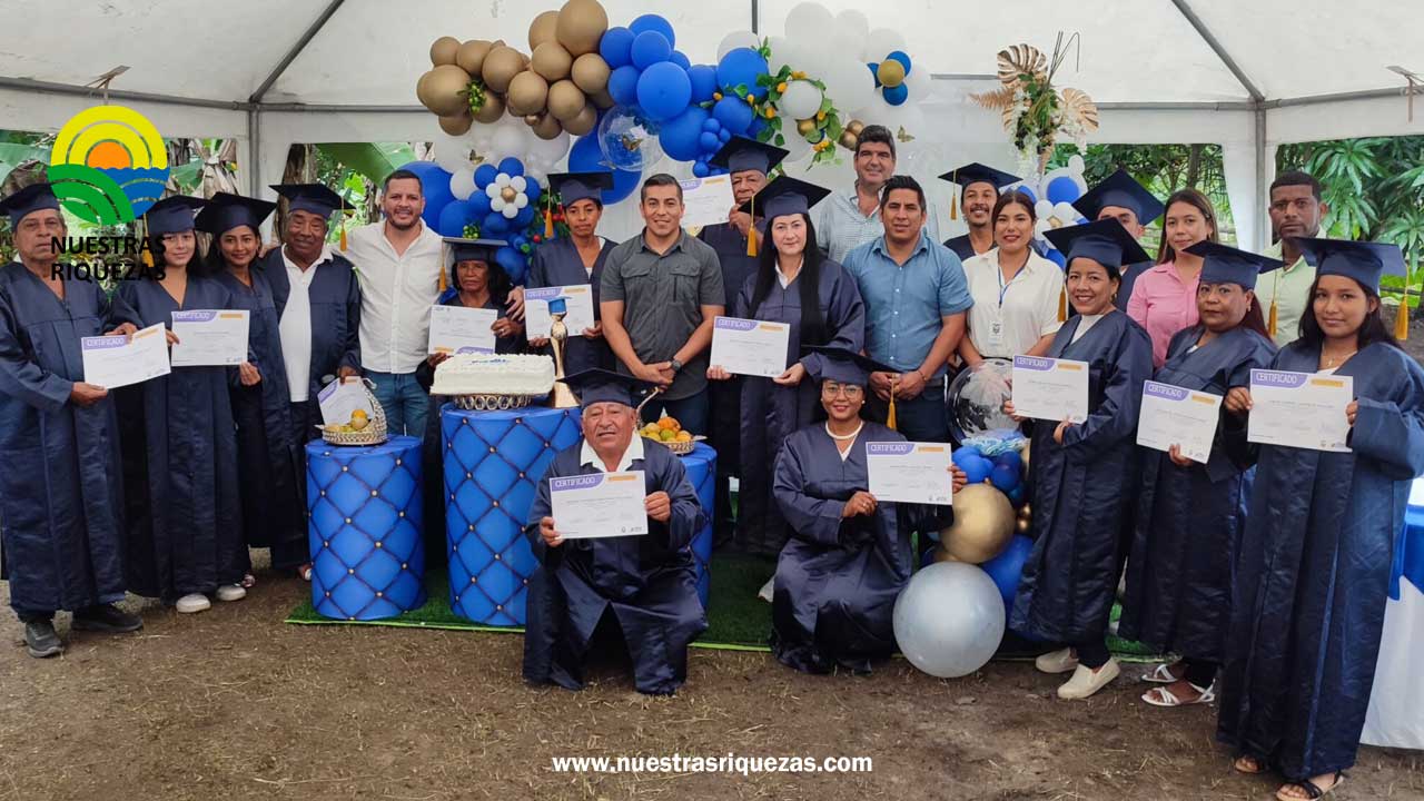 115 productores de Manabí se gradúan de las Comunidades de Aprendizaje de la AFC