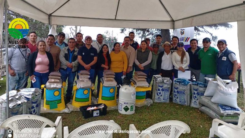 El Oro: MAG entrega kit pecuarios en el cantón Chilla