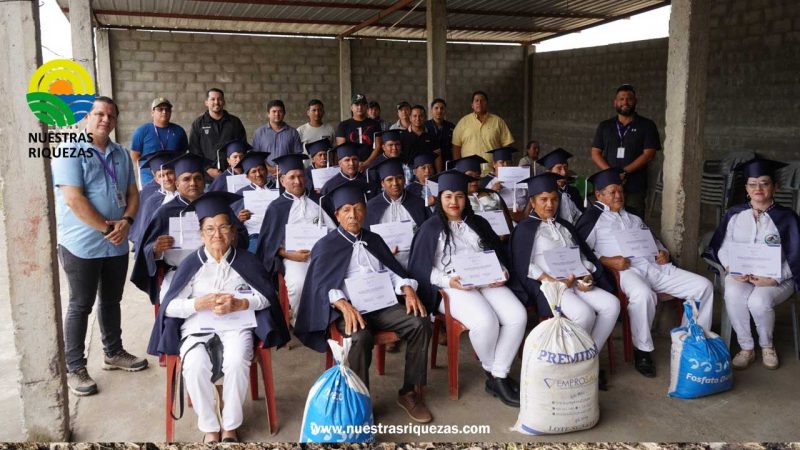 En Los Ríos, MAG fortalece el conocimiento de productores pecuarios