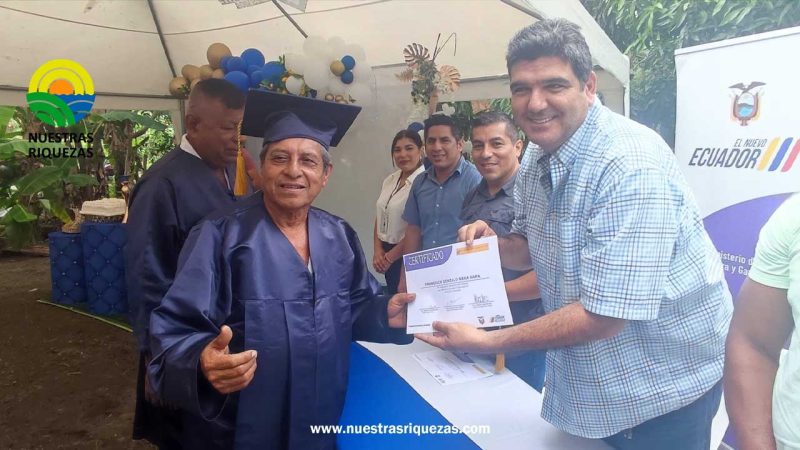 MAG graduó a 625 productores de la AFC en Manabí