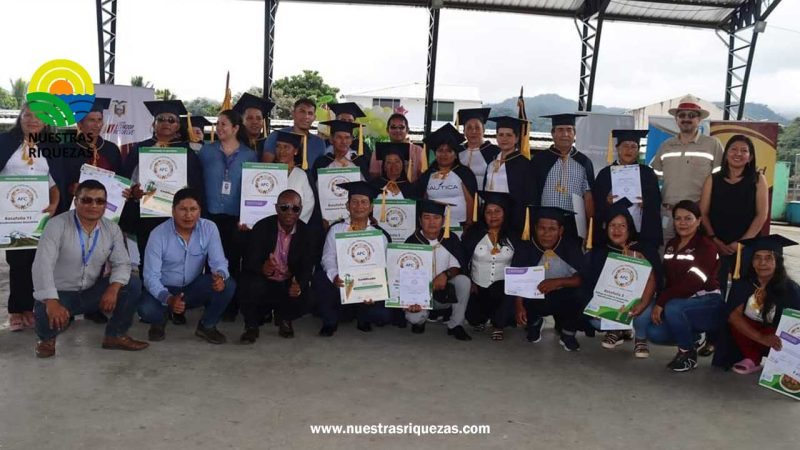 Productores de Lita se gradúan en las Comunidades de Aprendizaje de la AFC