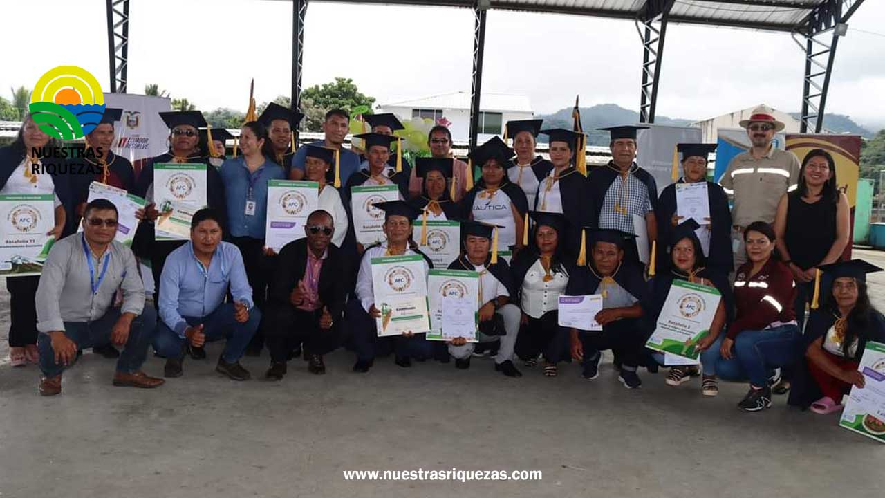 Productores de Lita se gradúan en las Comunidades de Aprendizaje de la AFC