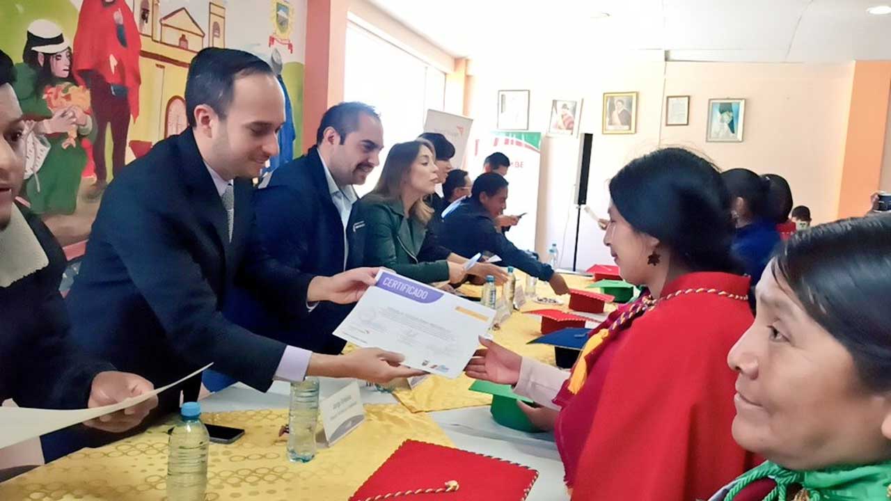 135 productores de Colta se gradúan en las Comunidades de Aprendizaje del MAG