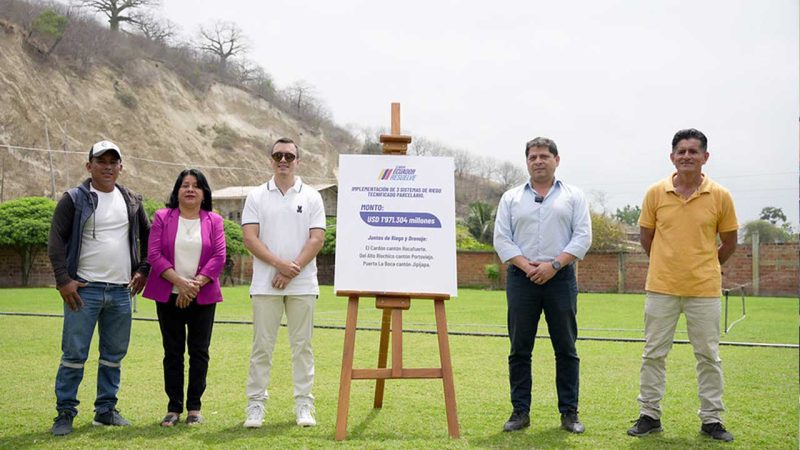 En Manabí, Presidente y Ministro de Agricultura entregan sistemas de riego con una inversión de casi dos millones