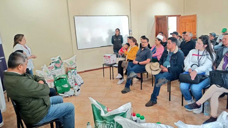 MAG entrega paquetes tecnológicos a agricultores de Azuay