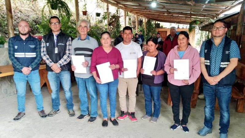 Productores de Guachapala reciben certificación de predios libres de mosca de la fruta