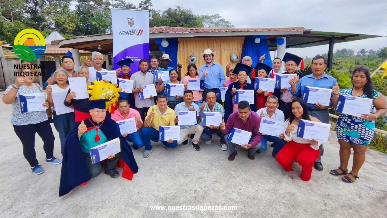 Productores de Puerto Quito se gradúan en la Comunidad de Aprendizaje de AFC