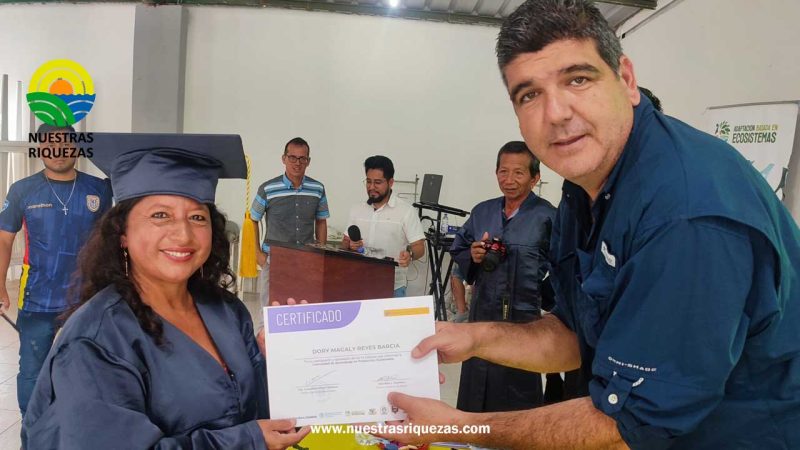 32 productores culminan su capacitación en Agricultura Familiar Campesina en Jipijapa