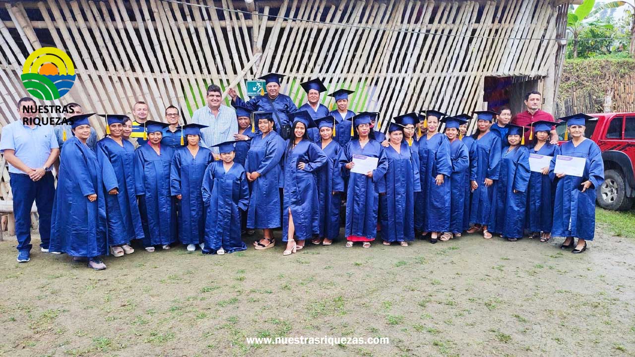 MAG gradúa a 64 productores de Pedernales en las Comunidades de Aprendizaje