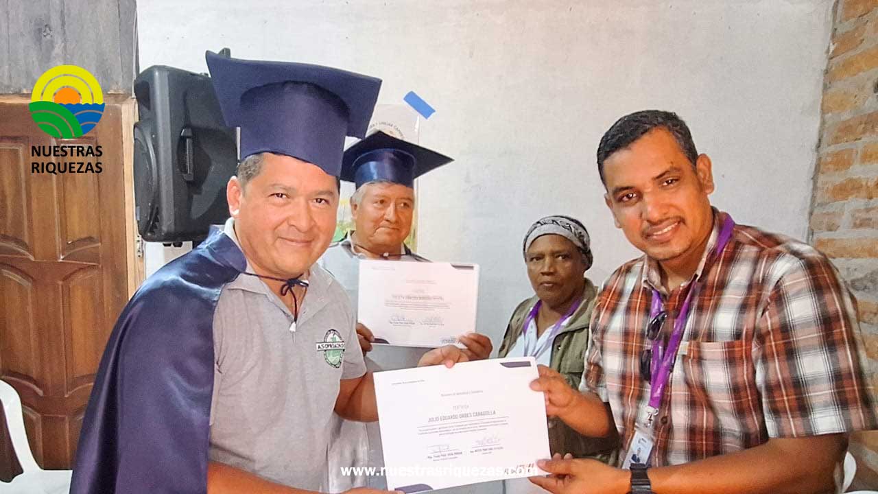 Más de 30 productores de Esmeraldas se formaron en las Comunidades de Aprendizaje de la AFC