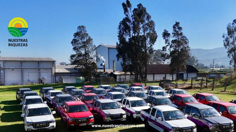 Presidente Daniel Noboa y ministro Danilo Palacios constatan beneficios que reciben productores del país