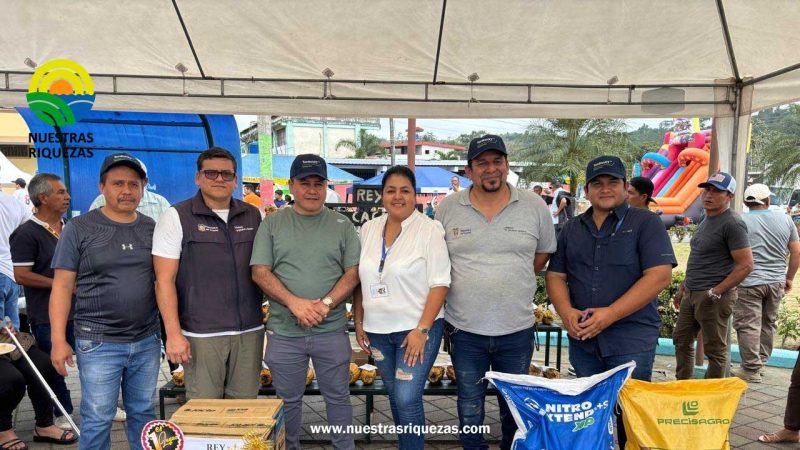 Productores de Pasaje participan en Feria Nacional de Cacao Fino de Aroma