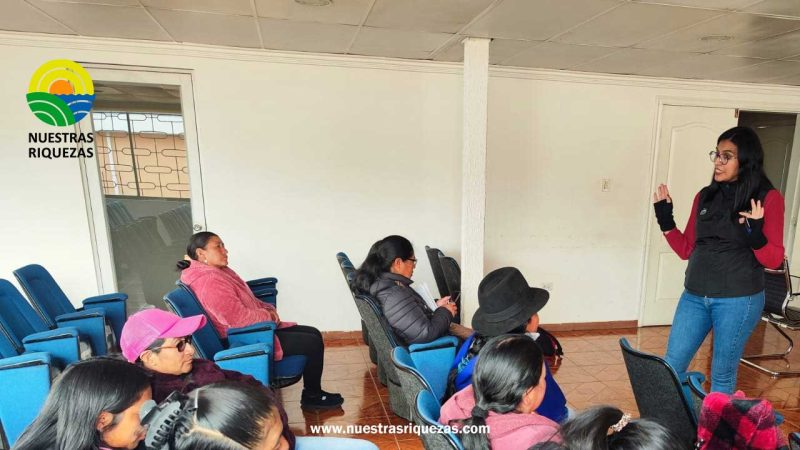 Productores de Pichincha aprenden sobre el cuidado de los recurso hídricos