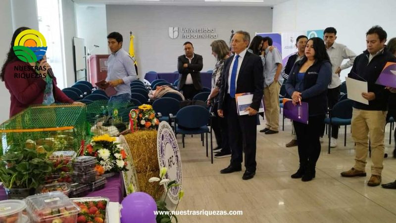 Productores de Loja se benefician con Unidades Móviles Agroproductivas, títulos de tierras y certificados